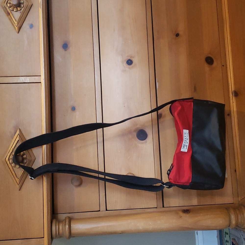 NWT utility canvas shoulder bag with adjustable strap